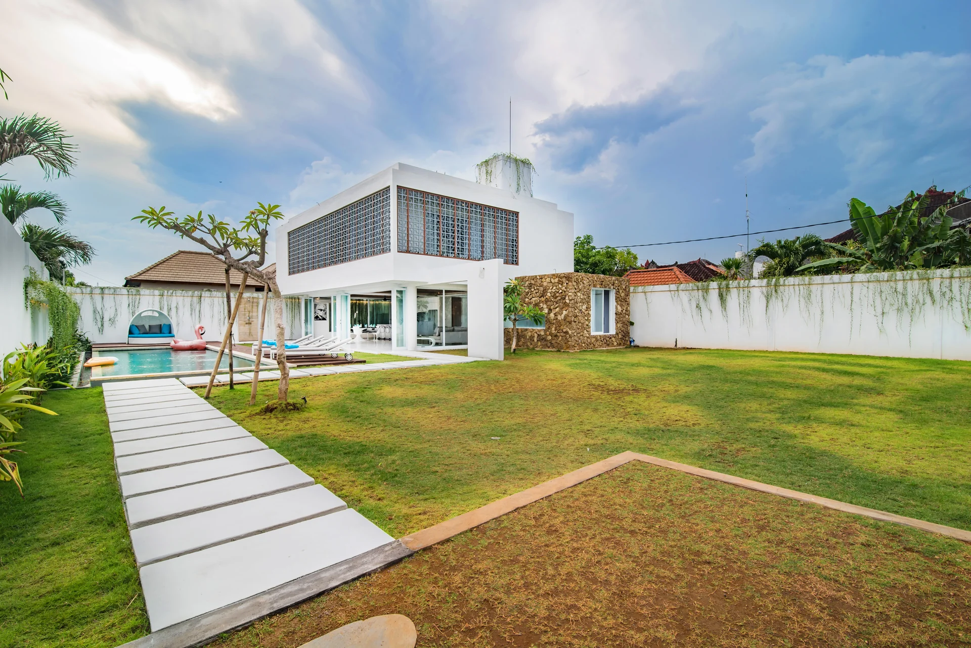 Villa Kamag — project gallery image 04, Beni Sabara architect